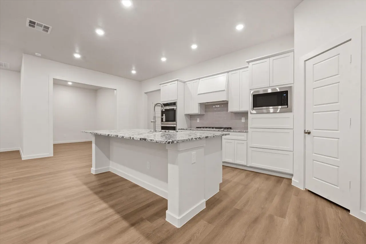 Photo 8 — 12002 Ironton Avenue, Lubbock, TX 79424