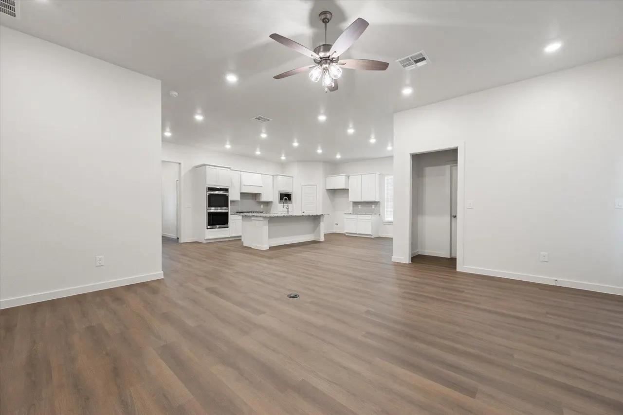 Photo 11 — 12002 Ironton Avenue, Lubbock, TX 79424