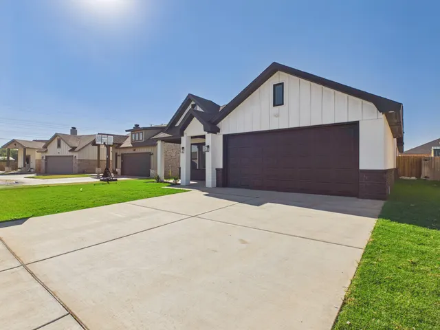Photo 2 — 6905 18th Street, Lubbock, TX 79416