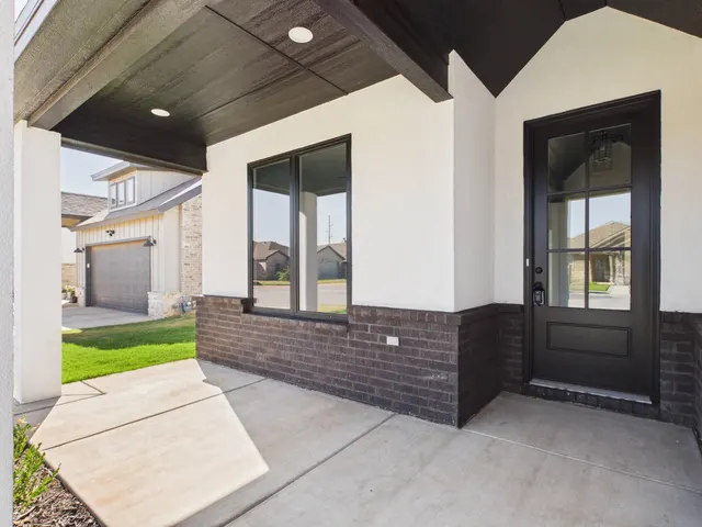 Photo 4 — 6905 18th Street, Lubbock, TX 79416