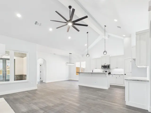 Photo 7 — 6905 18th Street, Lubbock, TX 79416