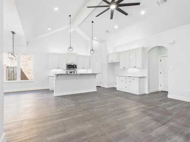 Photo 8 — 6905 18th Street, Lubbock, TX 79416