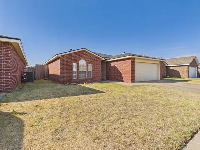 Photo 3 — 6223 18th Street, Lubbock, TX 79416