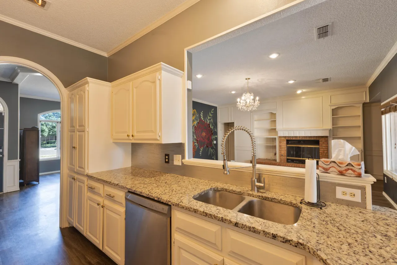 Photo 11 — 6005 78th Street, Lubbock, TX 79424