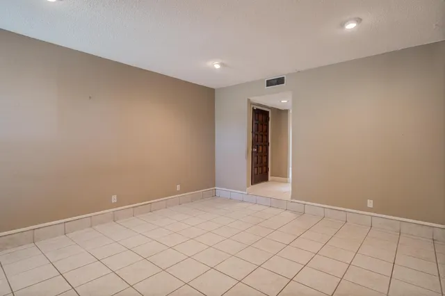 Photo 7 — 4608 55th Drive APT B, Lubbock, TX 79414