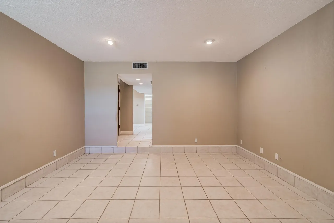 Photo 8 — 4608 55th Drive APT B, Lubbock, TX 79414