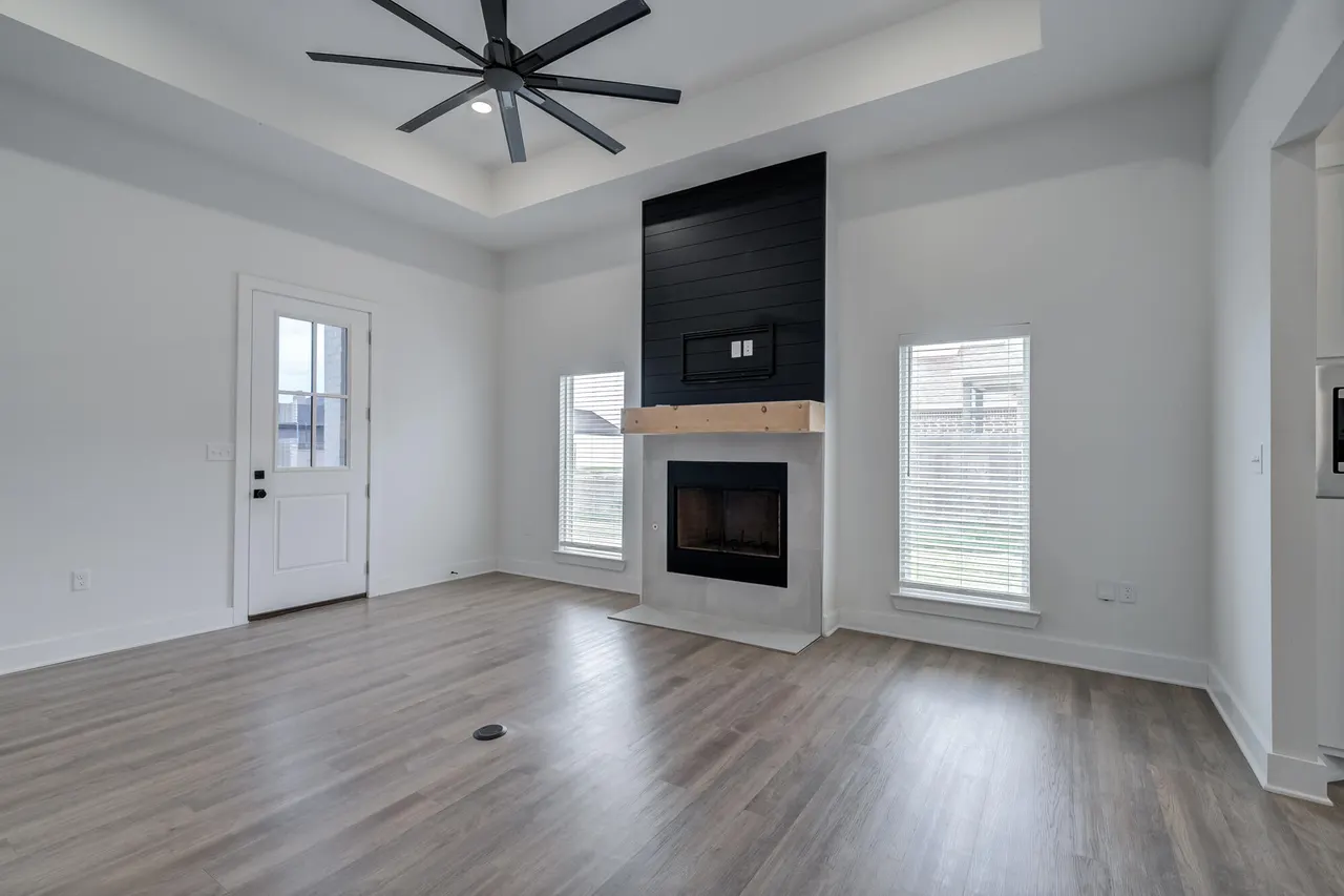 Photo 5 — 909 N Grover Avenue, Lubbock, TX 79416