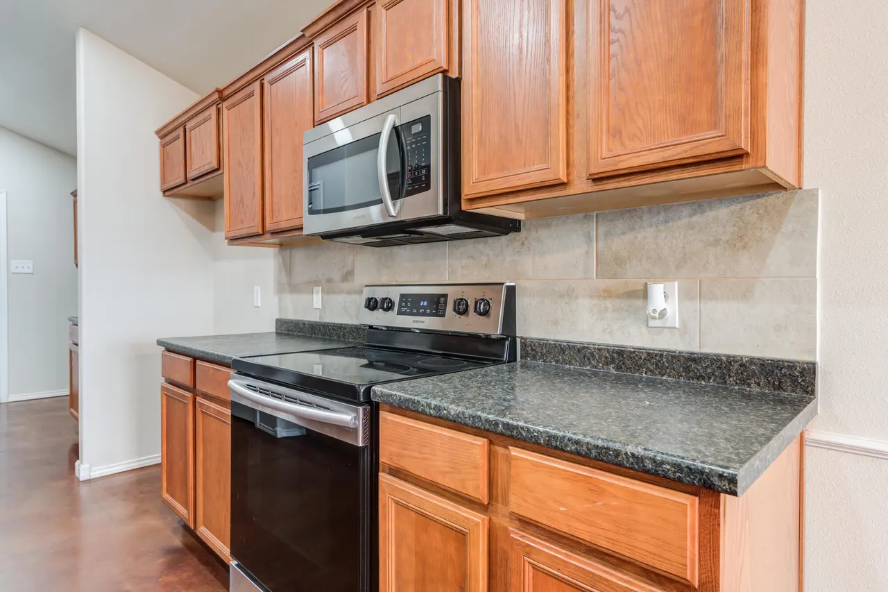 Photo 14 — 6555 92nd Street, Lubbock, TX 79424