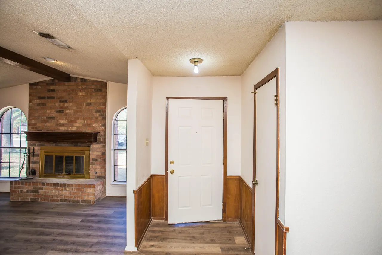 Photo 5 — 5927 10th Drive, Lubbock, TX 79416