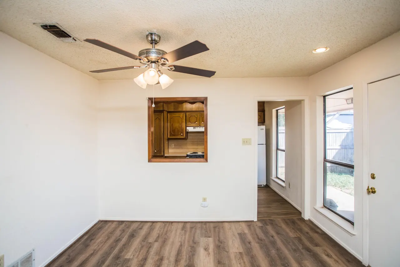 Photo 14 — 5927 10th Drive, Lubbock, TX 79416