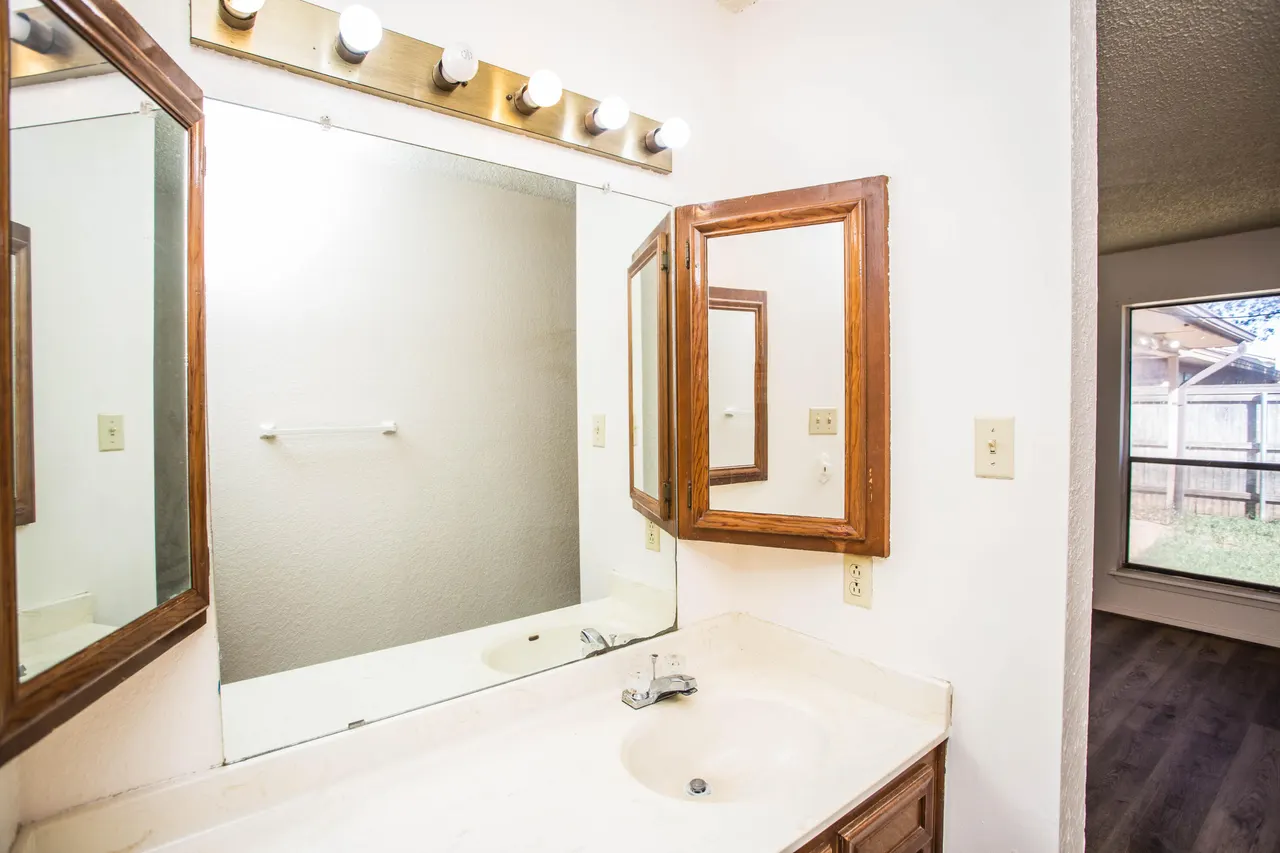 Photo 32 — 5927 10th Drive, Lubbock, TX 79416