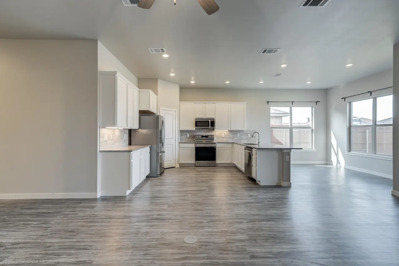 Photo 7 — 9808 Viola Avenue, Lubbock, TX 79424