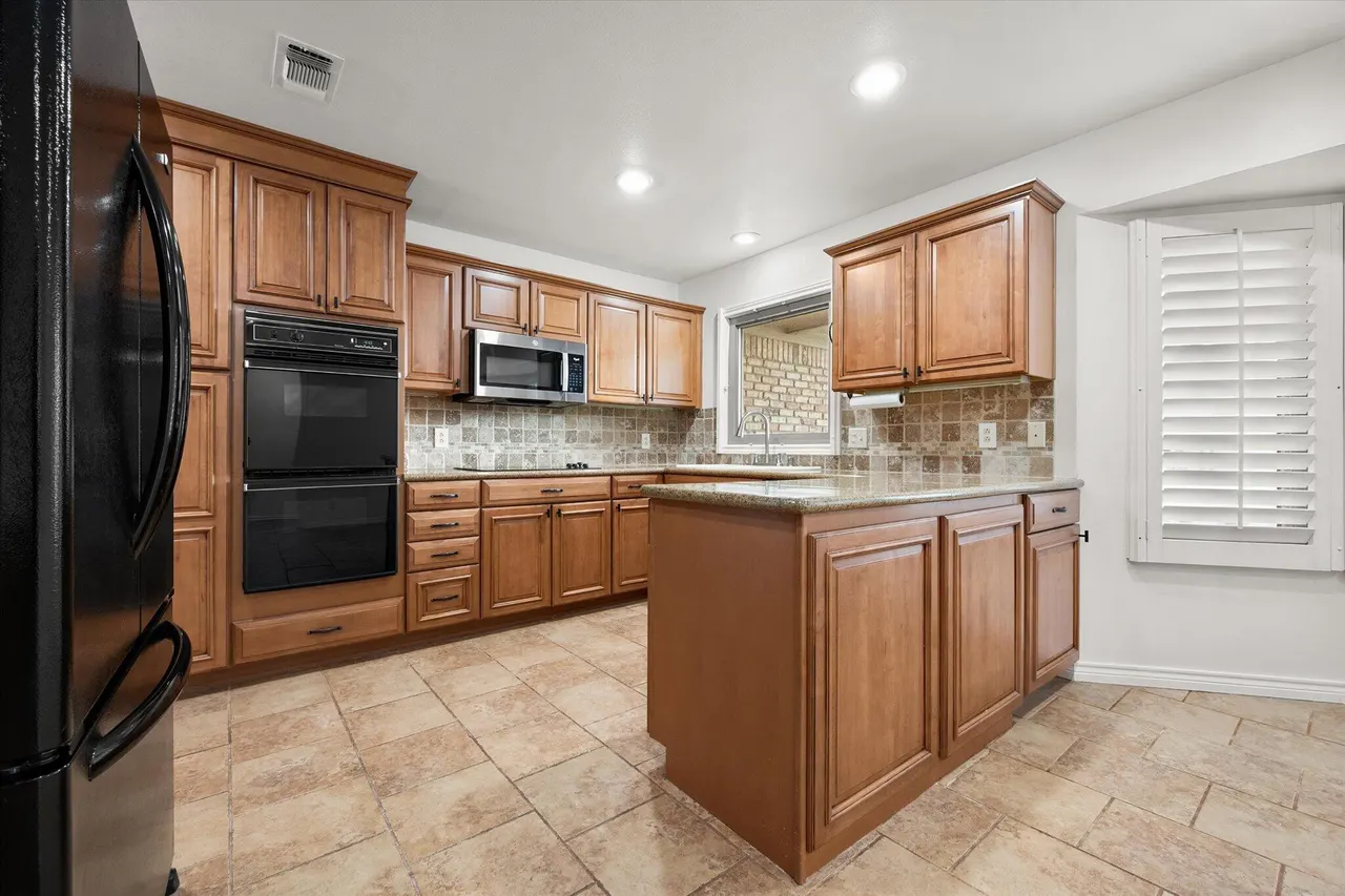 Photo 14 — 3309 75th Street, Lubbock, TX 79423