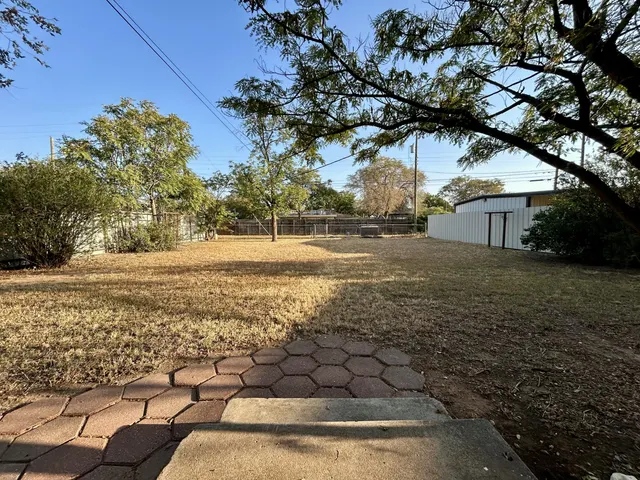 Photo 3 — 2506 37th Street, Lubbock, TX 79413