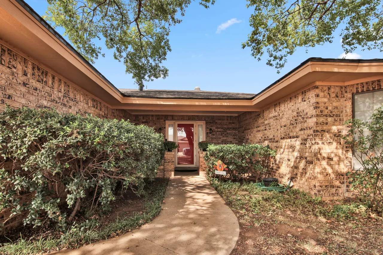 Photo 2 — 2712 79th Street, Lubbock, TX 79423