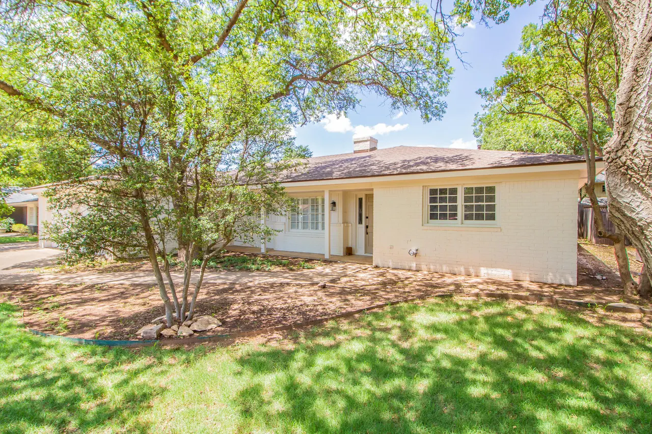 Photo 2 — 4102 70th Street, Lubbock, TX 79413
