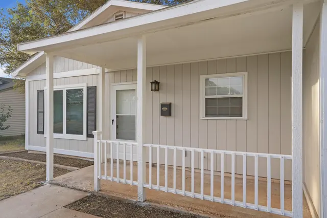Photo 5 — 2605 39th Street, Lubbock, TX 79413