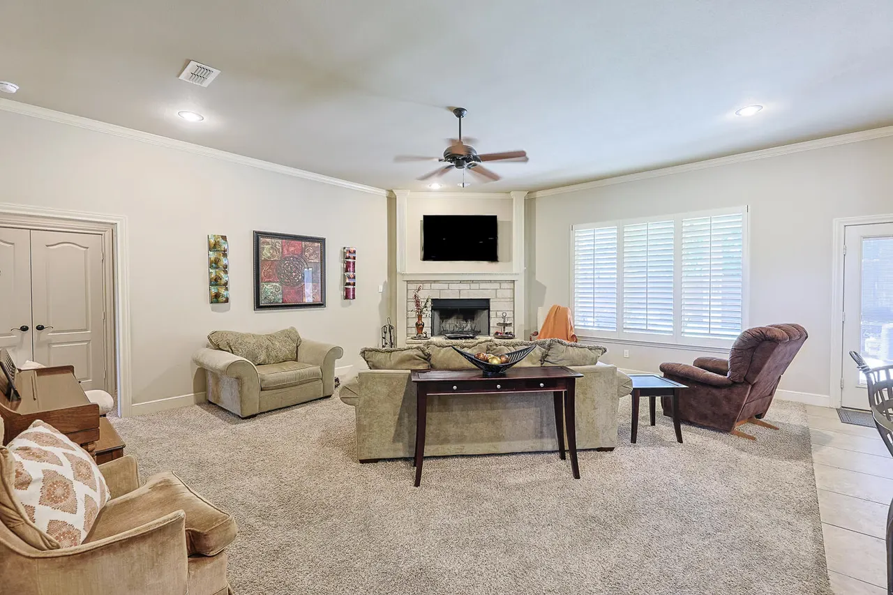 Photo 6 — 6025 87th Street, Lubbock, TX 79424