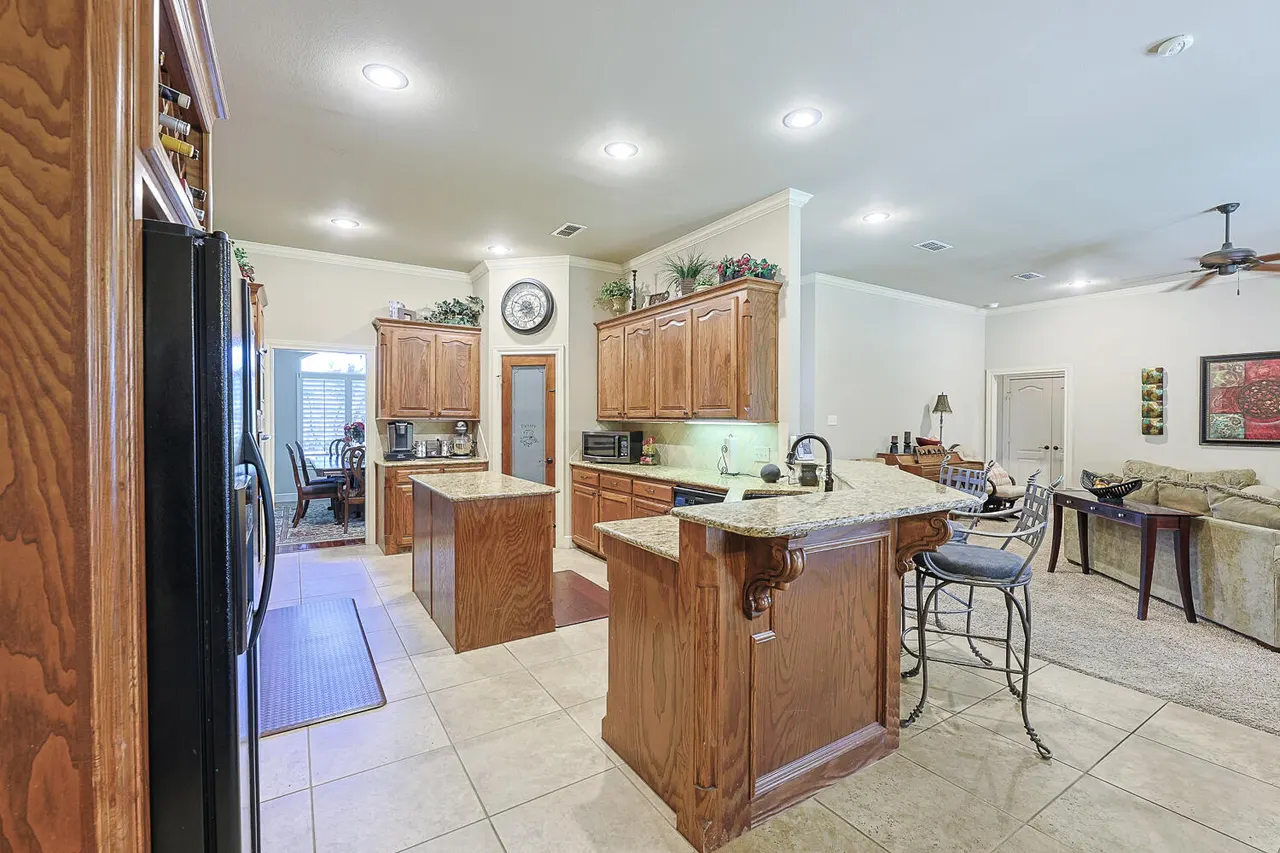 Photo 12 — 6025 87th Street, Lubbock, TX 79424