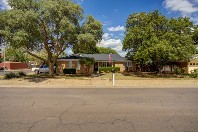 Photo 2 — 5428 79th Street, Lubbock, TX 79424