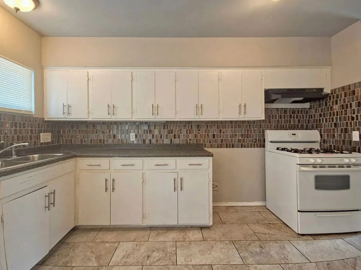 Photo 5 — 2106 57th Street, Lubbock, TX 79412
