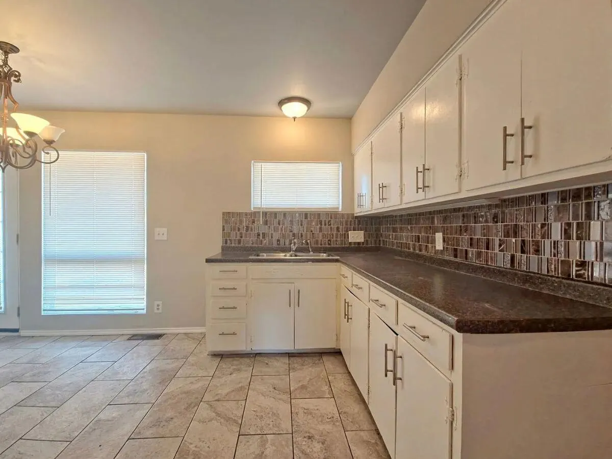 Photo 4 — 2106 57th Street, Lubbock, TX 79412