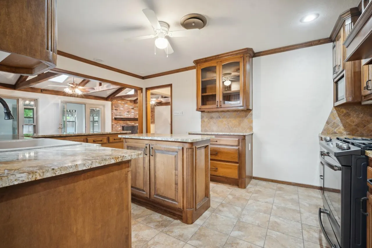 Photo 7 — 6001 Norfolk Avenue, Lubbock, TX 79413