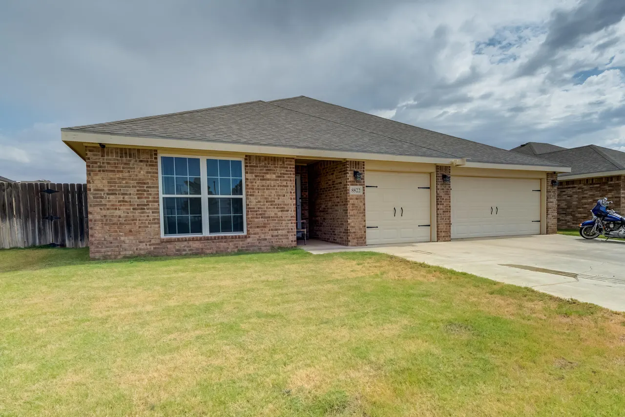 Photo 2 — 8822 11th Street, Lubbock, TX 79416