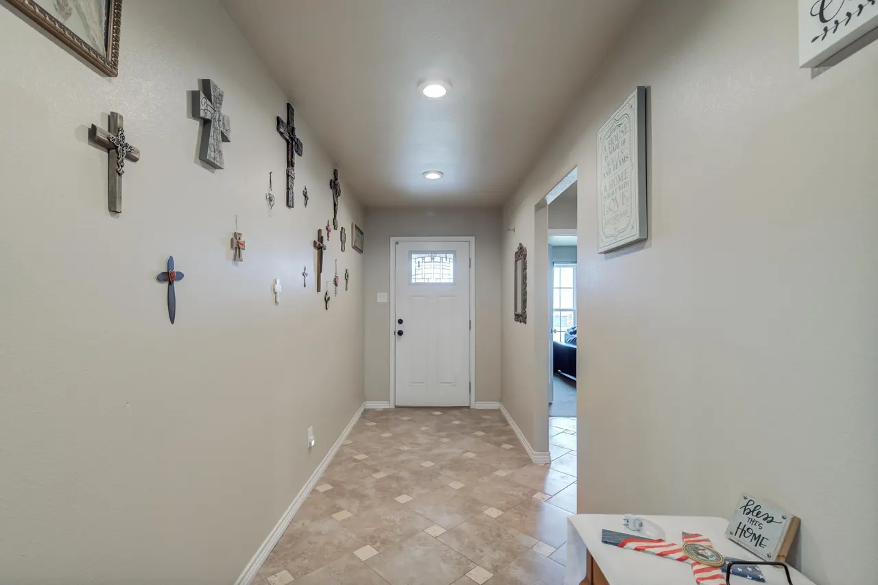 Photo 4 — 8822 11th Street, Lubbock, TX 79416