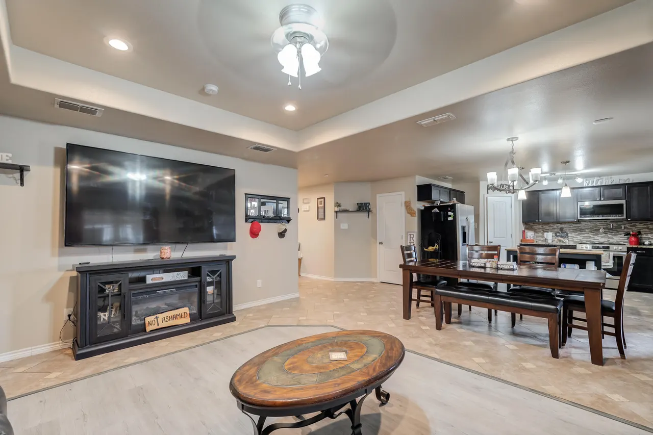 Photo 5 — 8822 11th Street, Lubbock, TX 79416