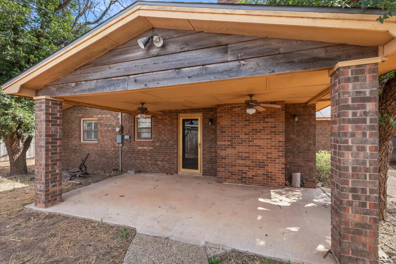 Photo 18 — 110 N 17th Street, Lamesa, TX 79331