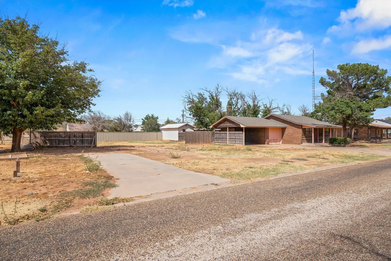 Photo 23 — 110 N 17th Street, Lamesa, TX 79331
