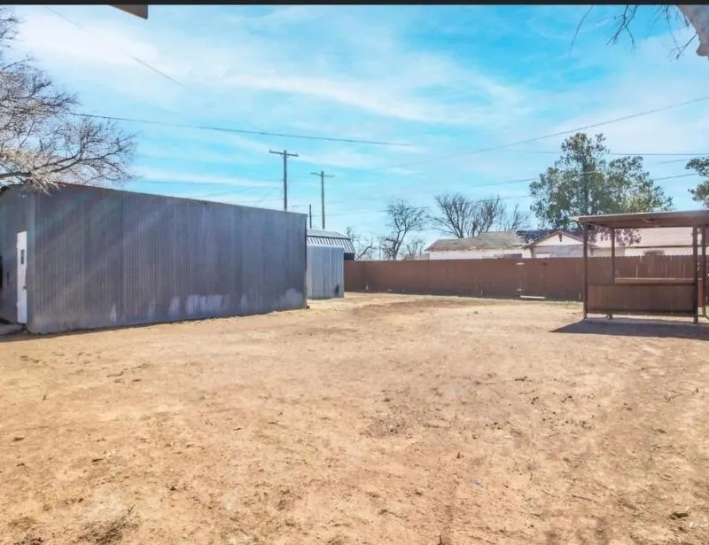 Photo 11 — 309 W Tennessee Street, Floydada, TX 79235