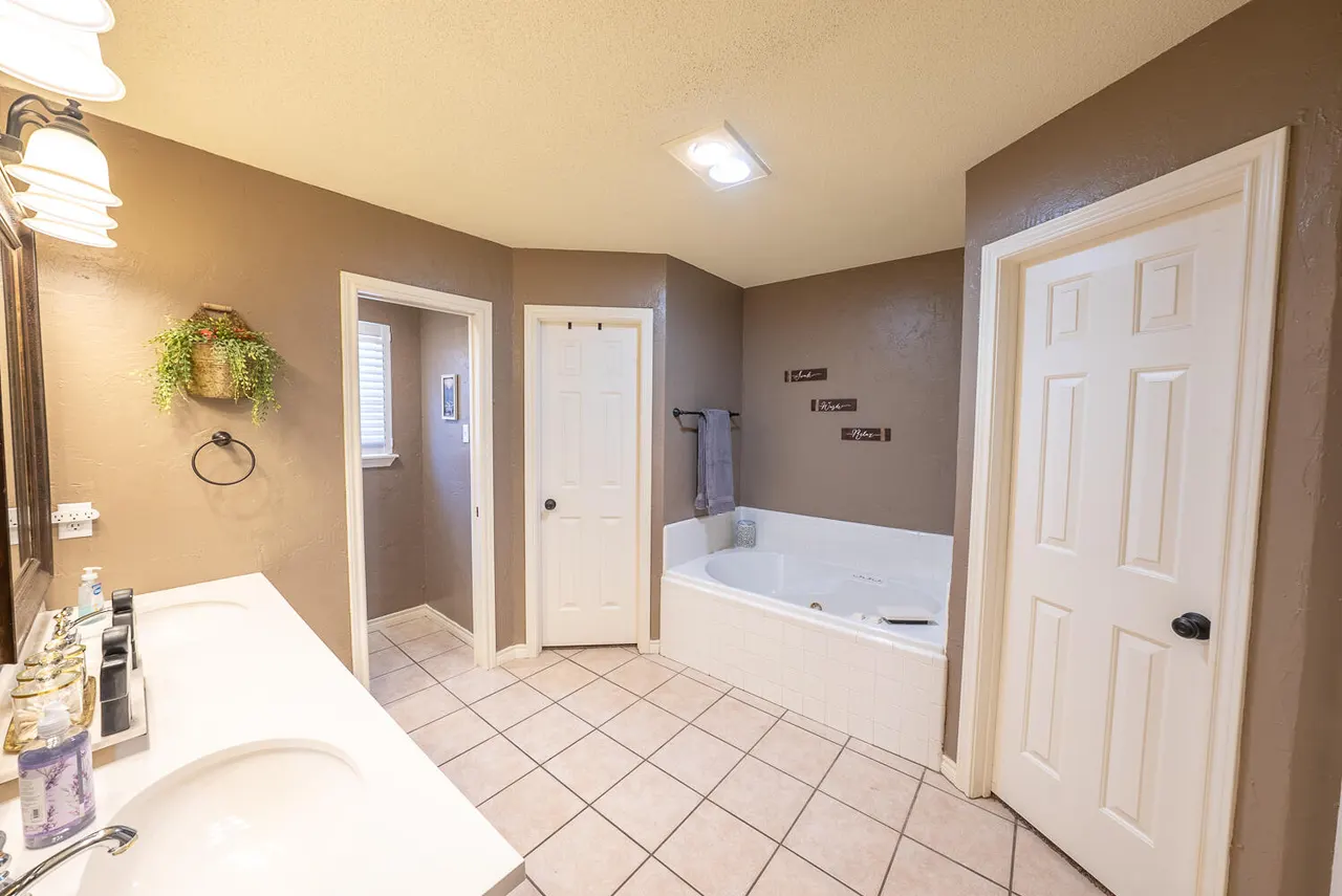 Photo 12 — 5416 100th Street, Lubbock, TX 79424