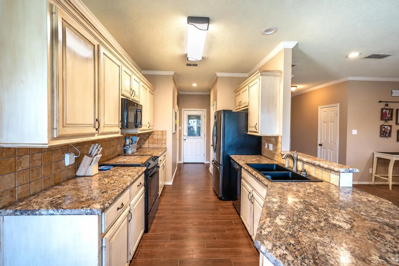 Photo 4 — 5416 100th Street, Lubbock, TX 79424