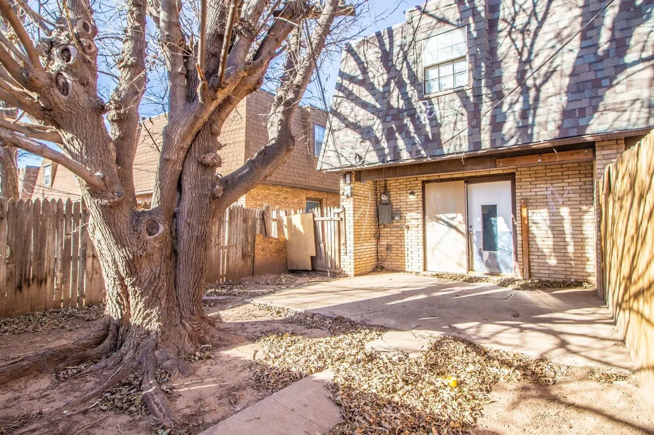 Photo 15 — 2105 49th Street D, Lubbock, TX 79412