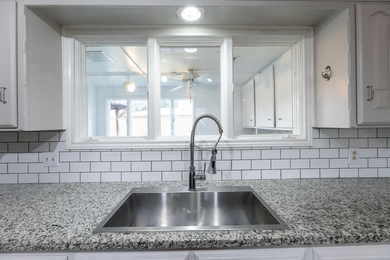 Photo 12 — 5709 80th Street, Lubbock, TX 79424