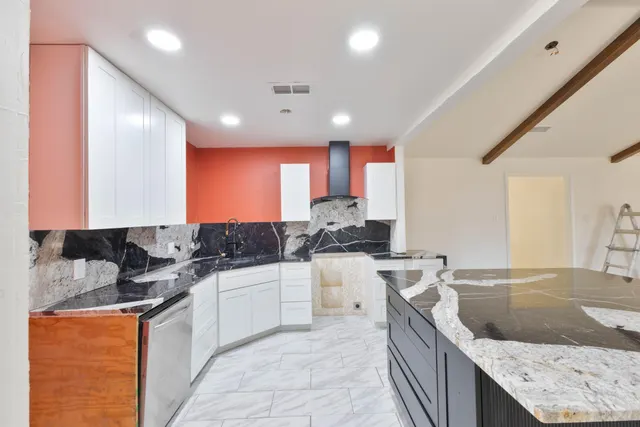 Photo 4 — 7705 Dixon Avenue, Lubbock, TX 79423