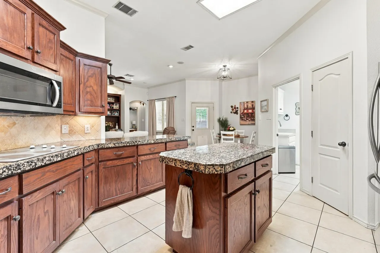 Photo 11 — 6011 100th Street, Lubbock, TX 79424