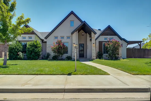Photo 2 — 5905 112th Street, Lubbock, TX 79424