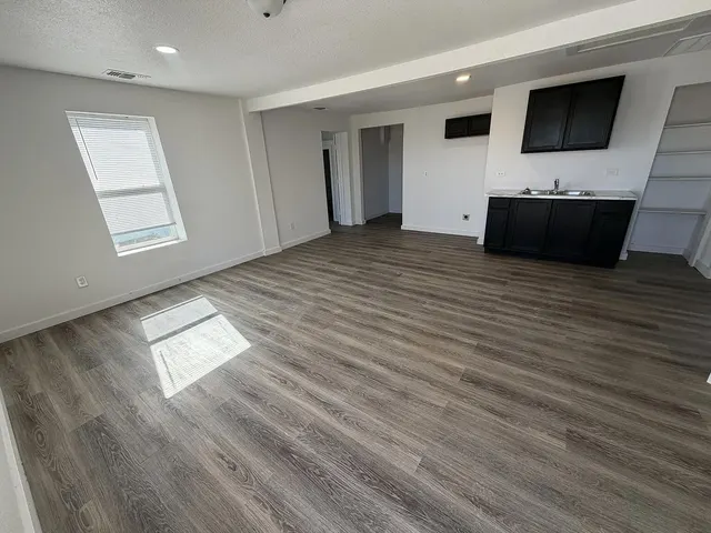 Photo 4 — 3002 1st Place, Lubbock, TX 79415