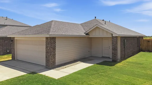 Photo 2 — 7445 10th Street, Lubbock, TX 79416