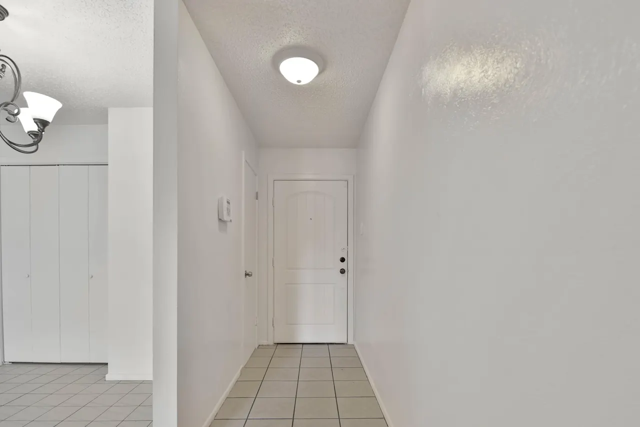 Photo 4 — 5511 1st Place, Lubbock, TX 79416