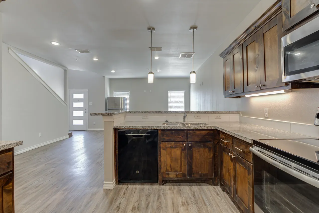 Photo 11 — 3404 25th Street, Lubbock, TX 79410