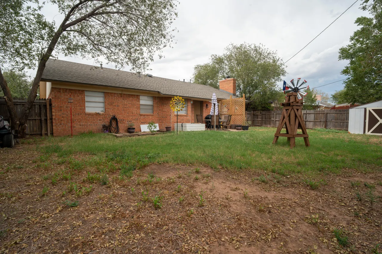 Photo 13 — 1503 Elkhart Avenue, Lubbock, TX 79416