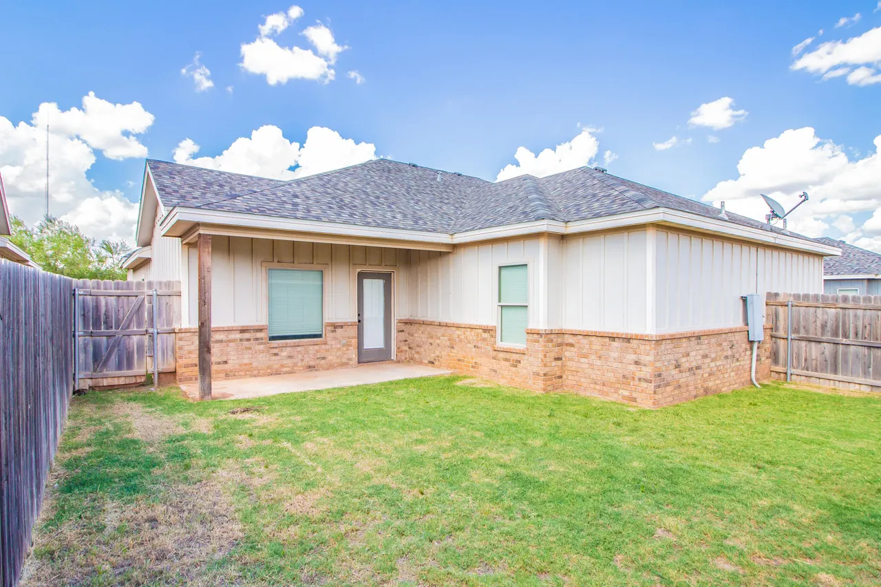 Photo 17 — 2509 111th Street, Lubbock, TX 79423