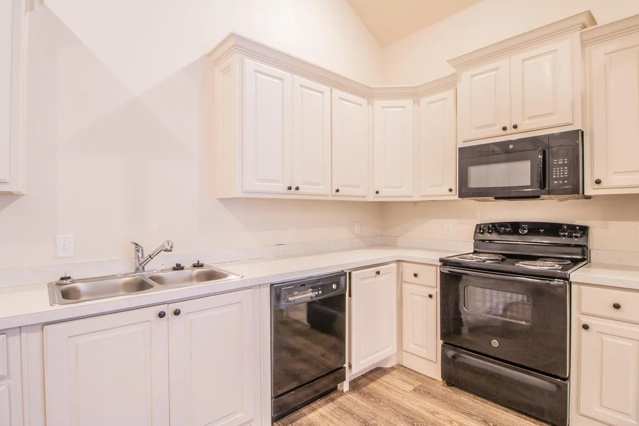 Photo 9 — 2511 111th Street, Lubbock, TX 79423