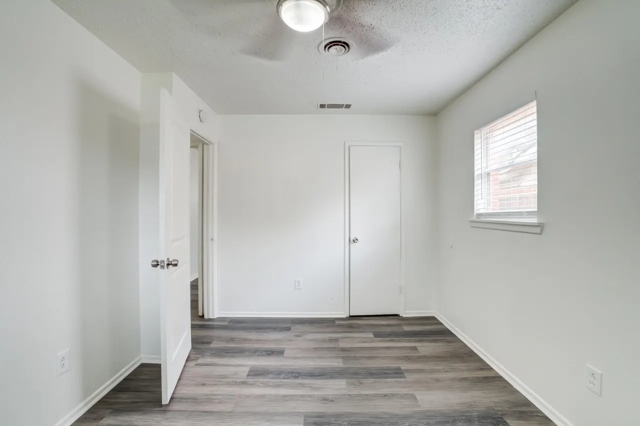 Photo 21 — 5537 17th Street, Lubbock, TX 79416