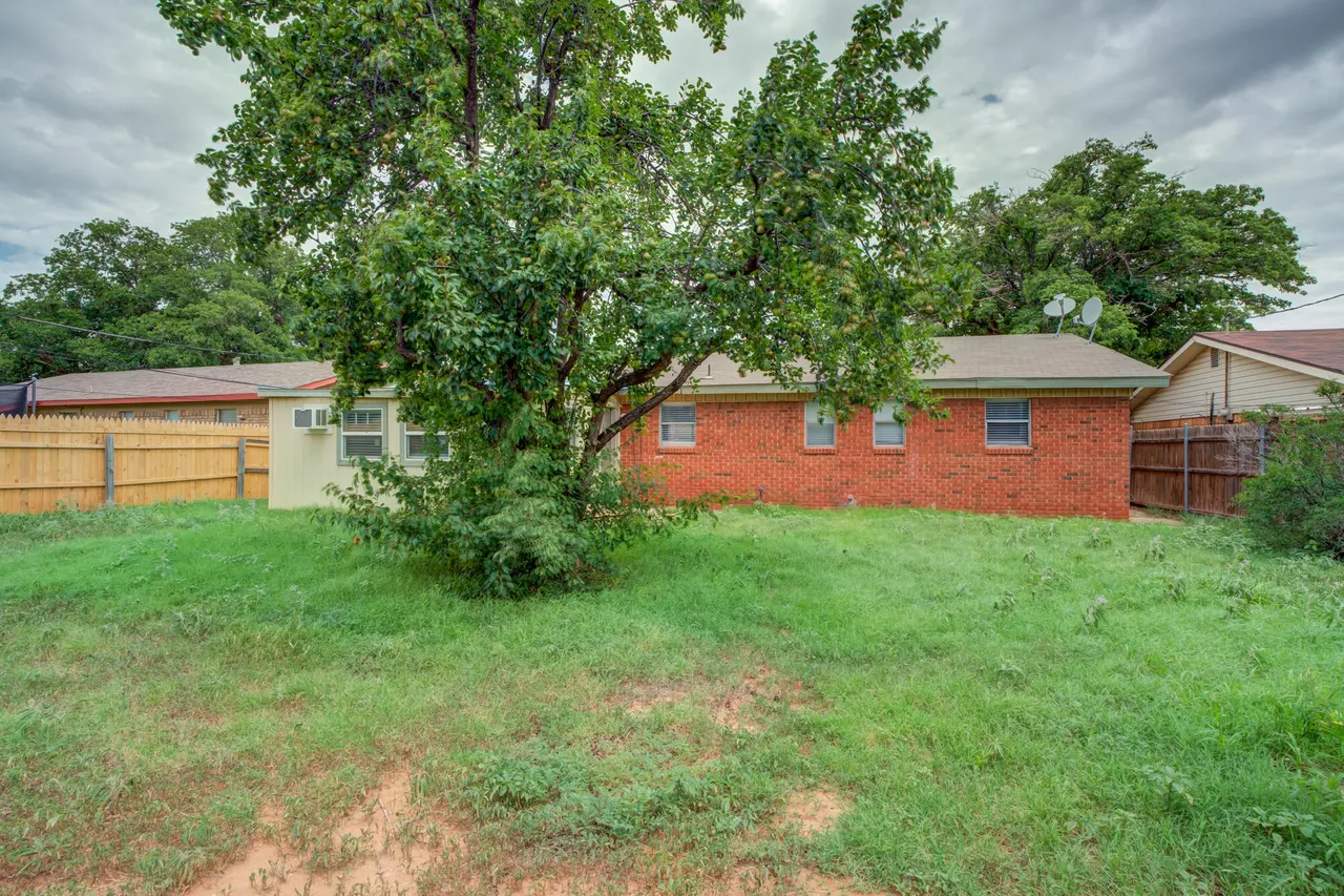 Photo 31 — 5537 17th Street, Lubbock, TX 79416