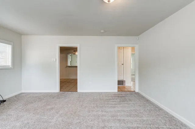 Photo 4 — 2404 25th Street, Lubbock, TX 79411